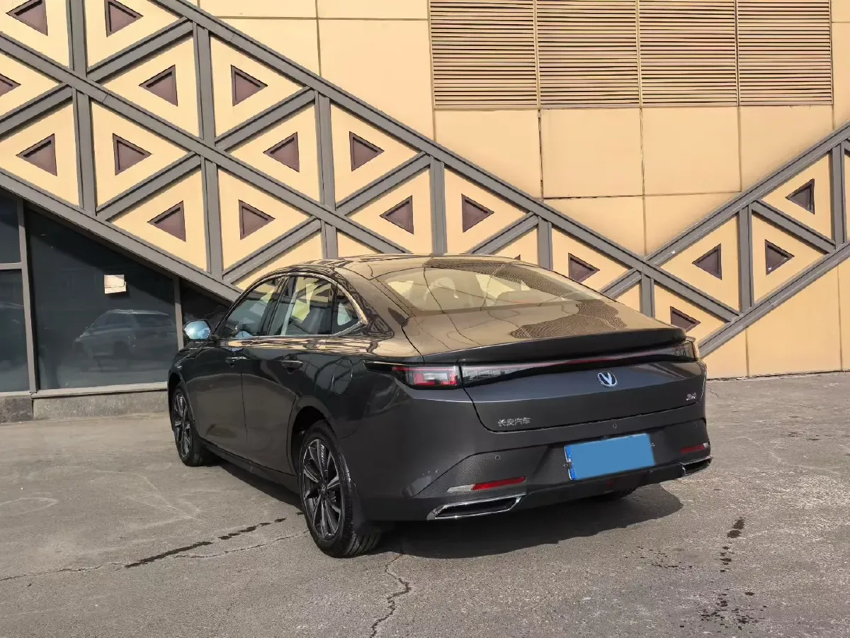 2025 ChangAn Eado 1.5T 192HP L4 7DCT,autocango,china used car exporter,china ev exporter,chinese used car exporter,chinese used ev exporter