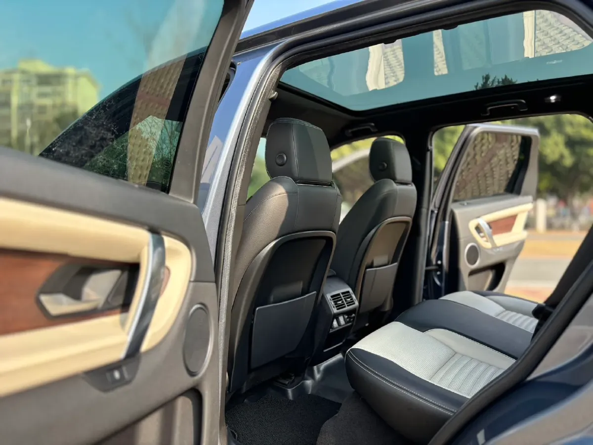 2021 Land Rover Discovery Sport 2.0T 249HP L4 9AT,autocango,china used car exporter,china ev exporter,chinese used car exporter,chinese used ev exporter