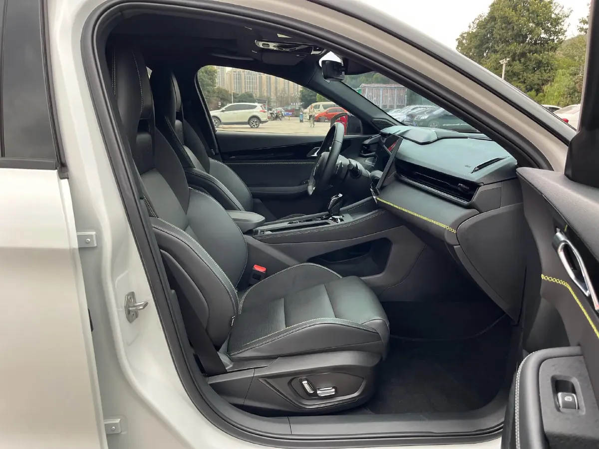 2023 MAXUS G50 1.5T 181HP L4 7DCT,autocango,china used car exporter,china ev exporter,chinese used car exporter,chinese used ev exporter