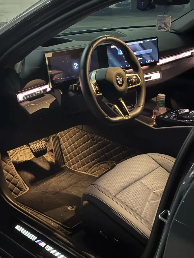 2024 BMW 5 Series 2.0T 258HP L4 8AT,autocango,china used car exporter,china ev exporter,chinese used car exporter,chinese used ev exporter