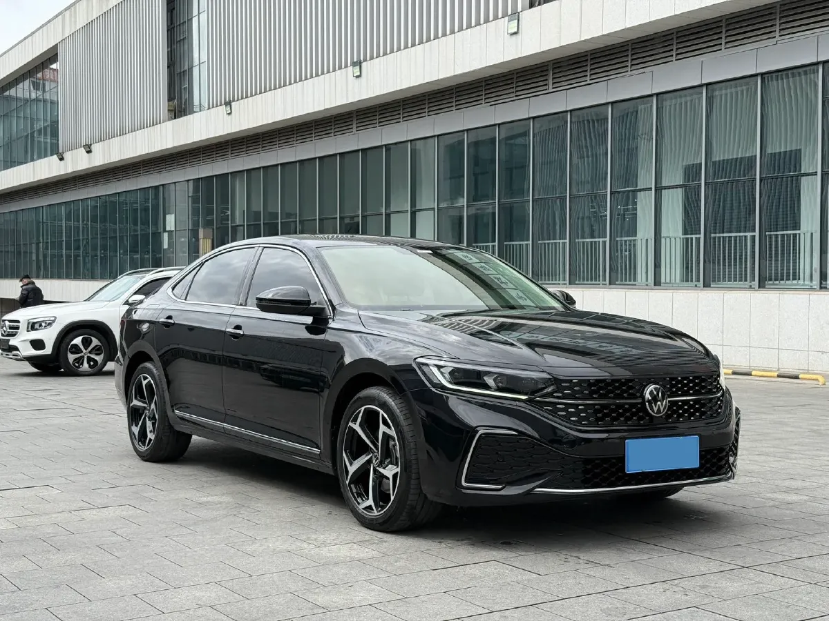 2025 Volkswagen Passat 2.0T 186HP L4 7DCT,autocango,china used car exporter,china ev exporter,chinese used car exporter,chinese used ev exporter