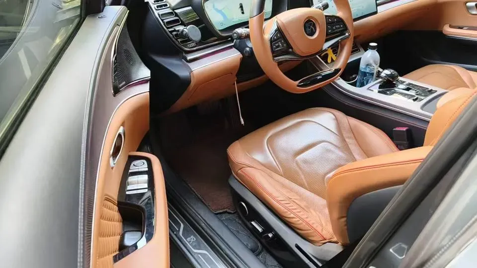 2022 Volkswagen Tiguan L 2.0T 186HP L4 7DCT,autocango,china used car exporter,china ev exporter,chinese used car exporter,chinese used ev exporter