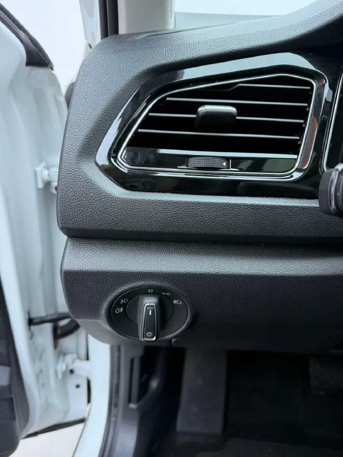 2021 Volkswagen T-Roc 1.4T 150HP L4 7DCT,autocango,china used car exporter,china ev exporter,chinese used car exporter,chinese used ev exporter