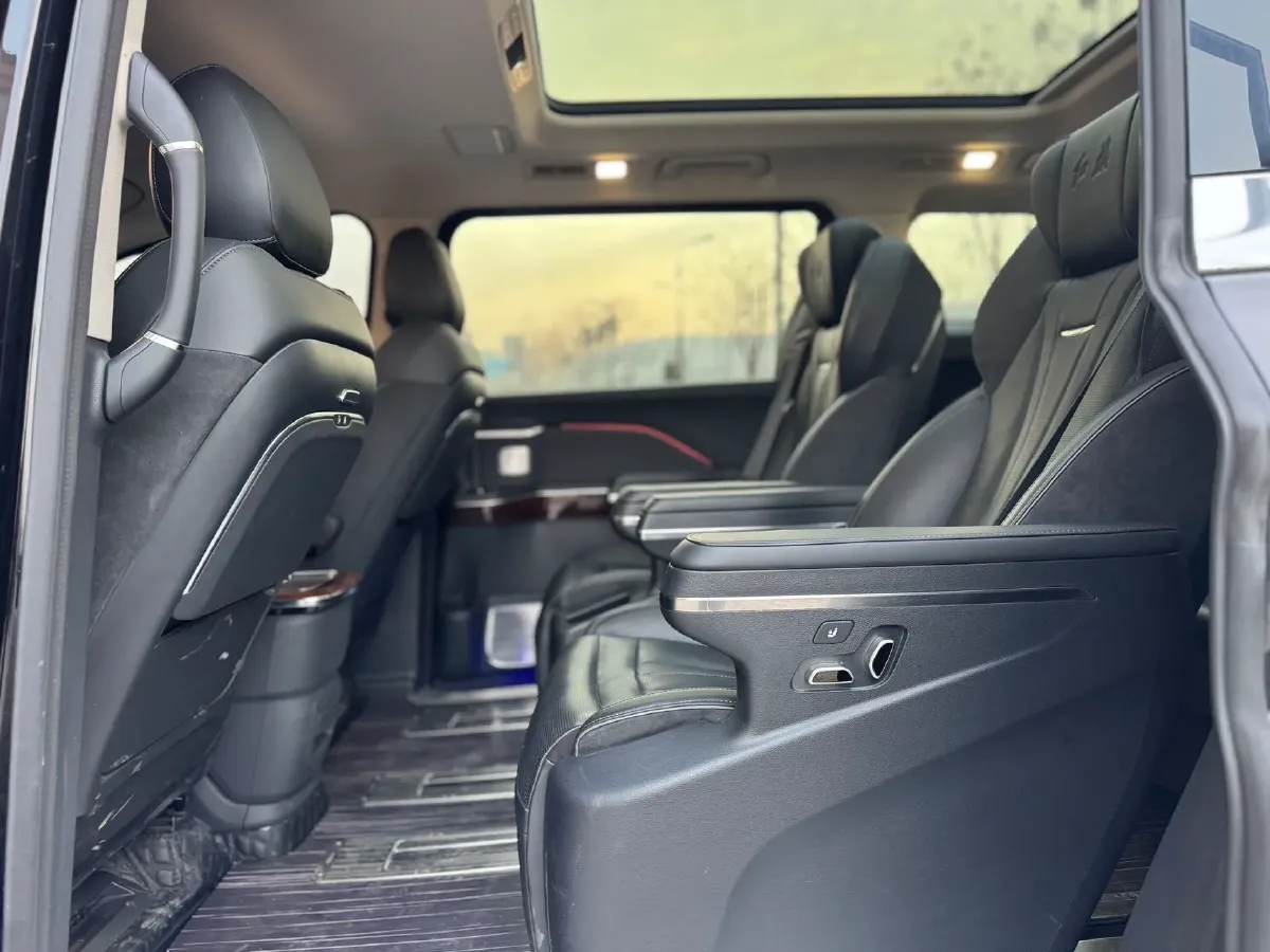 2023 HongQi HQ9 2.0T 252HP L4 8AT,autocango,china used car exporter,china ev exporter,chinese used car exporter,chinese used ev exporter