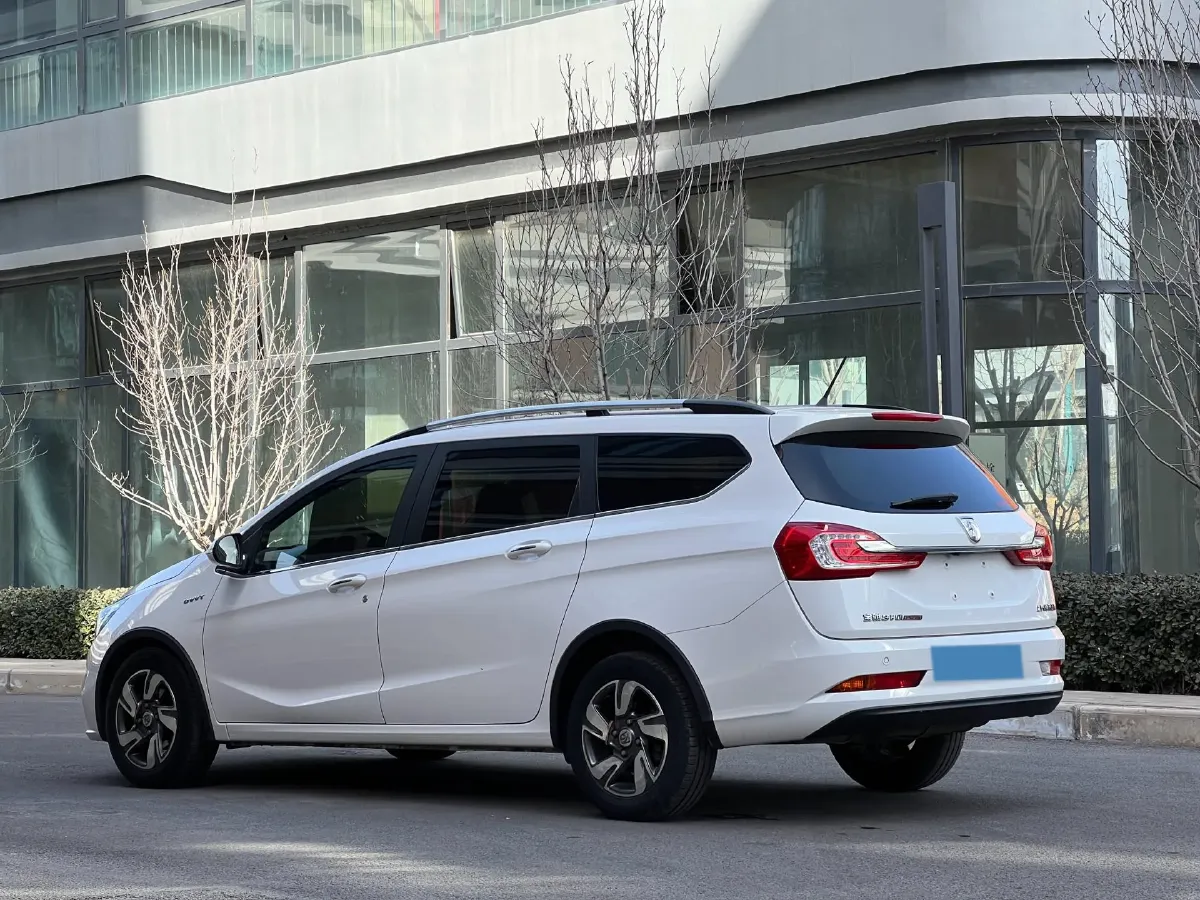2017 BaoJun 310W 1.5L 112HP L4 6MT,autocango,china used car exporter,china ev exporter,chinese used car exporter,chinese used ev exporter