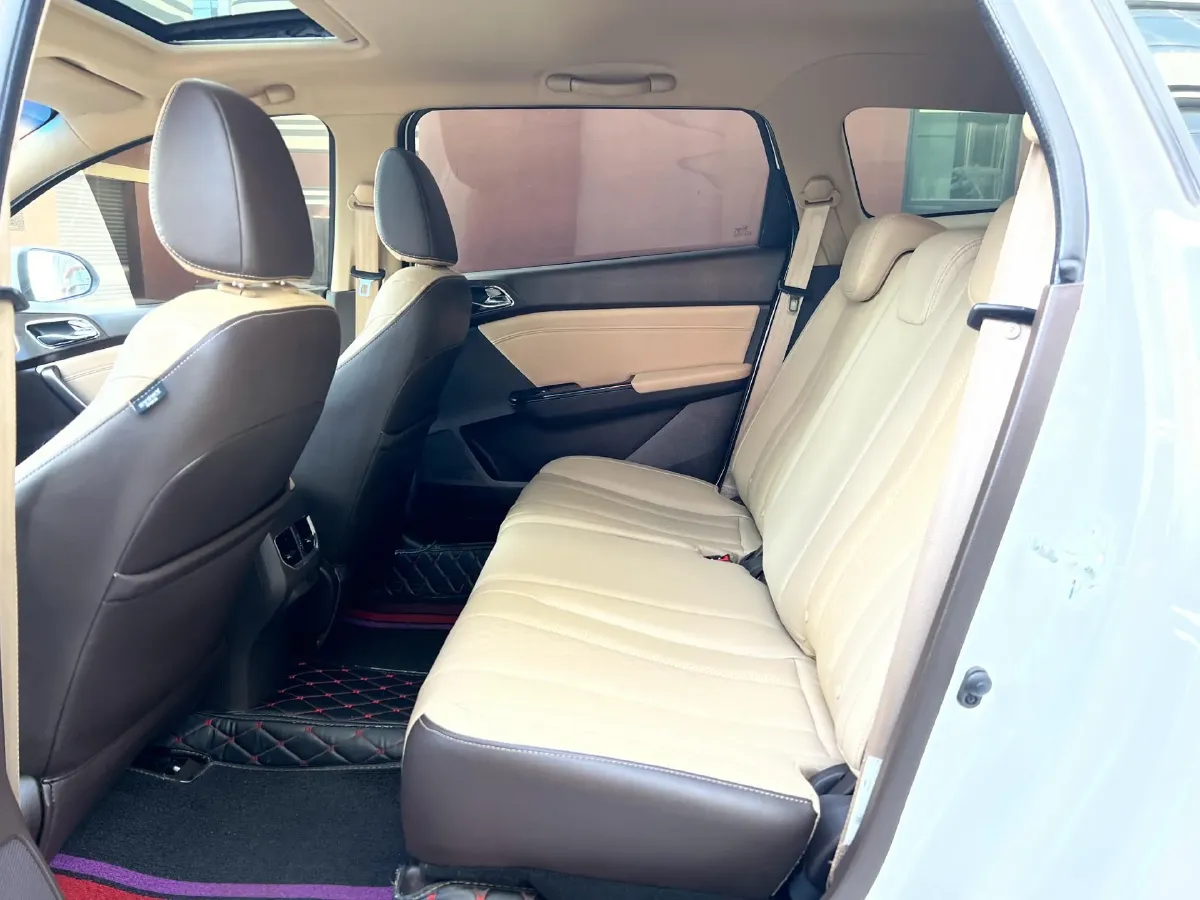 2017 BaoJun 310W 1.5L 112HP L4 6MT,autocango,china used car exporter,china ev exporter,chinese used car exporter,chinese used ev exporter