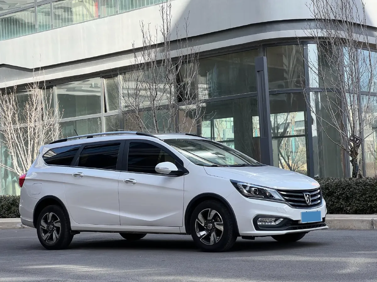 2017 BaoJun 310W 1.5L 112HP L4 6MT,autocango,china used car exporter,china ev exporter,chinese used car exporter,chinese used ev exporter