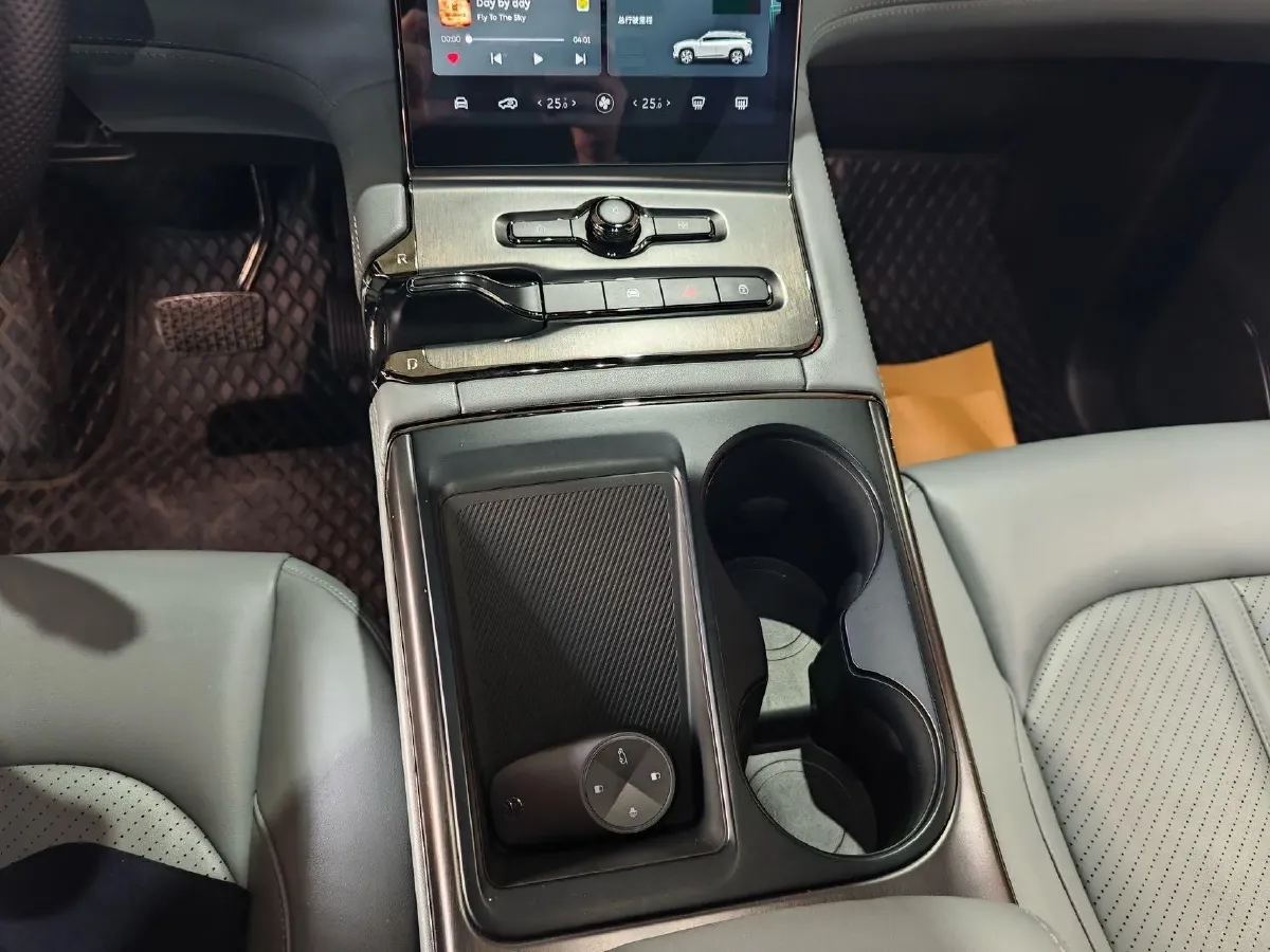 2020 Lexus NX 2.5L 155HP L4 E-CVT Hybrid,autocango,china used car exporter,china ev exporter,chinese used car exporter,chinese used ev exporter