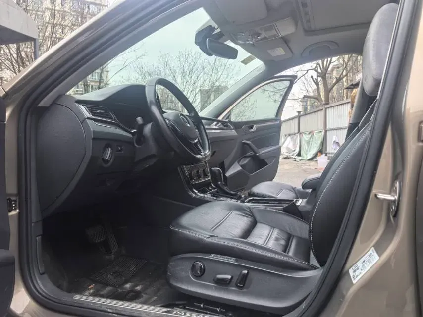 2017 Volkswagen Passat 1.8T 180HP L4 7DCT,autocango,china used car exporter,china ev exporter,chinese used car exporter,chinese used ev exporter