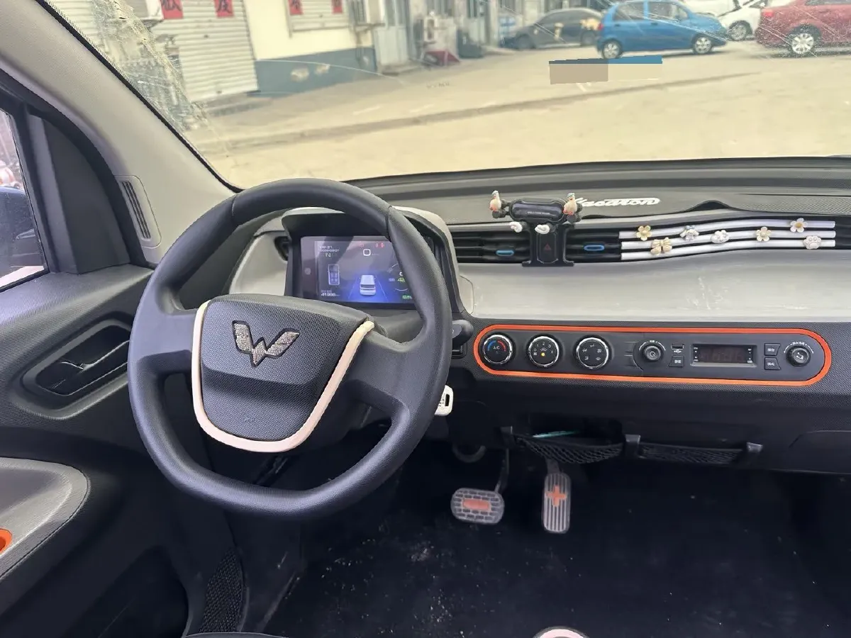 2020 WuLing HongGuang MINI EV BEV 13.8KWH,autocango,china used car exporter,china ev exporter,chinese used car exporter,chinese used ev exporter