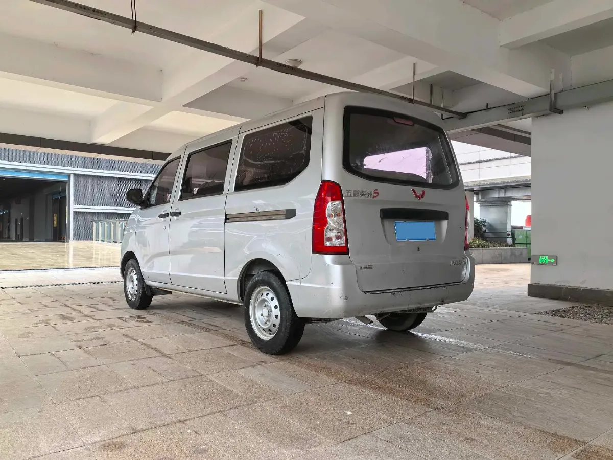 2019 WuLing RongGuang 1.2L 82HP L4 5MT,autocango,china used car exporter,china ev exporter,chinese used car exporter,chinese used ev exporter