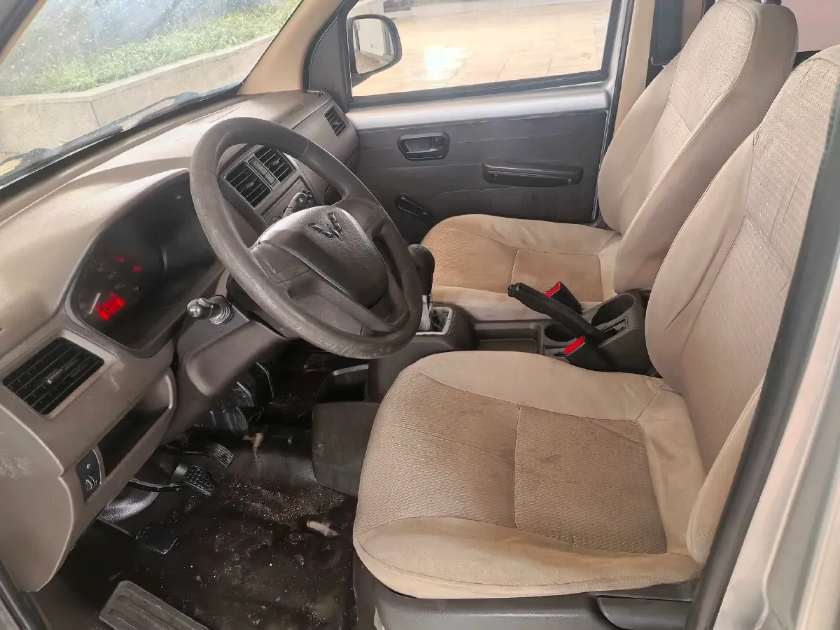 2019 WuLing RongGuang 1.2L 82HP L4 5MT,autocango,china used car exporter,china ev exporter,chinese used car exporter,chinese used ev exporter