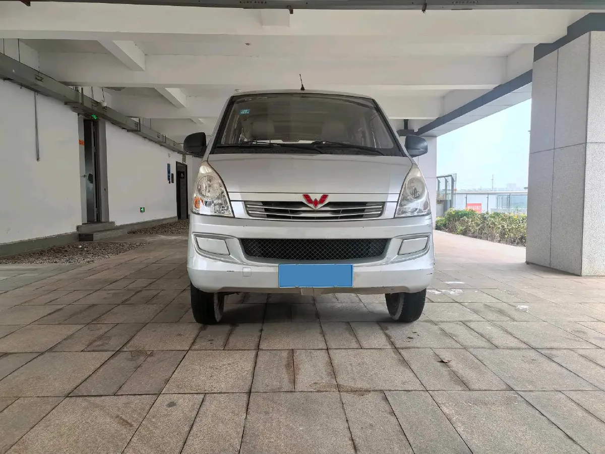 2019 WuLing RongGuang 1.2L 82HP L4 5MT,autocango,china used car exporter,china ev exporter,chinese used car exporter,chinese used ev exporter