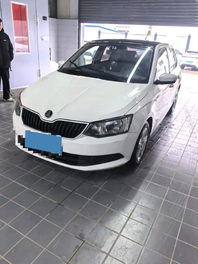 2017 Skoda Fabia 1.4L 90HP L4 6AT,autocango,china used car exporter,china ev exporter,chinese used car exporter,chinese used ev exporter