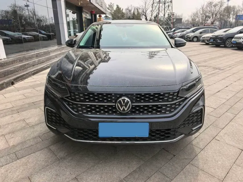 2024 Volkswagen Passat 2.0T 186HP L4 7DCT,autocango,china used car exporter,china ev exporter,chinese used car exporter,chinese used ev exporter