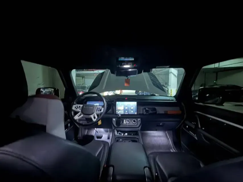 2024 Land Rover Defender 3.0T 400HP L6 8AT,autocango,china used car exporter,china ev exporter,chinese used car exporter,chinese used ev exporter