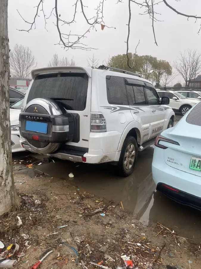 2020 Mitsubishi Pajero 3.0L 174HP V6 5AT,autocango,china used car exporter,china ev exporter,chinese used car exporter,chinese used ev exporter