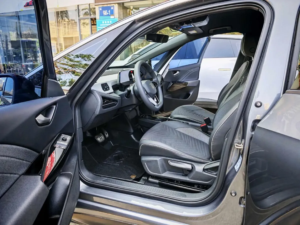 2024 Volkswagen ID.3 BEV 52.8KWH,autocango,china used car exporter,china ev exporter,chinese used car exporter,chinese used ev exporter