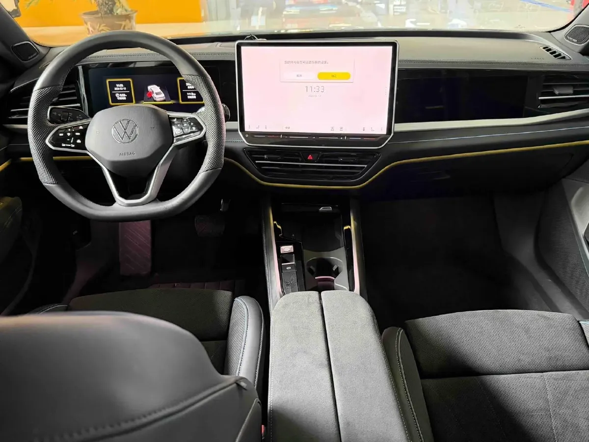 2025 Volkswagen Passat 2.0T 220HP L4 7DCT,autocango,china used car exporter,china ev exporter,chinese used car exporter,chinese used ev exporter