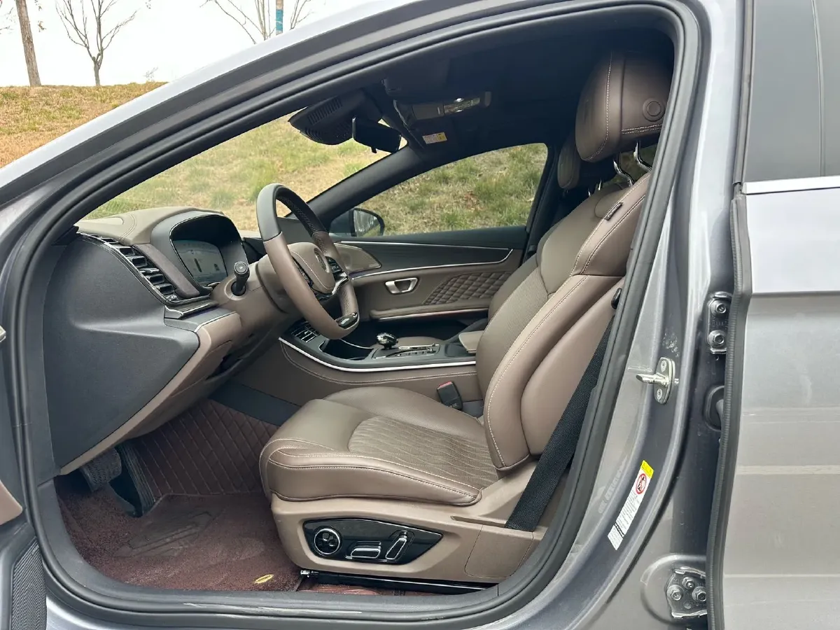 2022 Volkswagen Tiguan L 2.0T 186HP L4 7DCT,autocango,china used car exporter,china ev exporter,chinese used car exporter,chinese used ev exporter