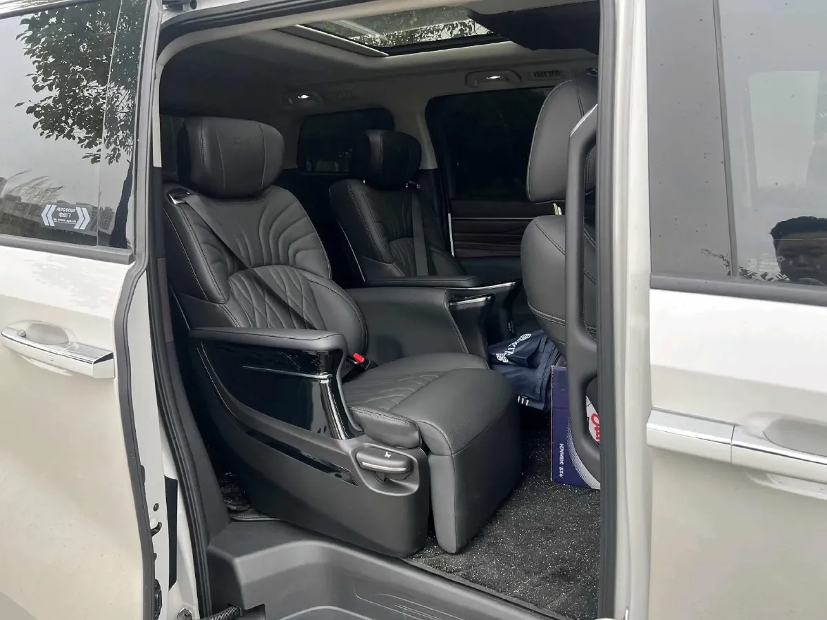 2024 GAC Trumpchi M8 2.0T 252HP L4 8AT,autocango,china used car exporter,china ev exporter,chinese used car exporter,chinese used ev exporter