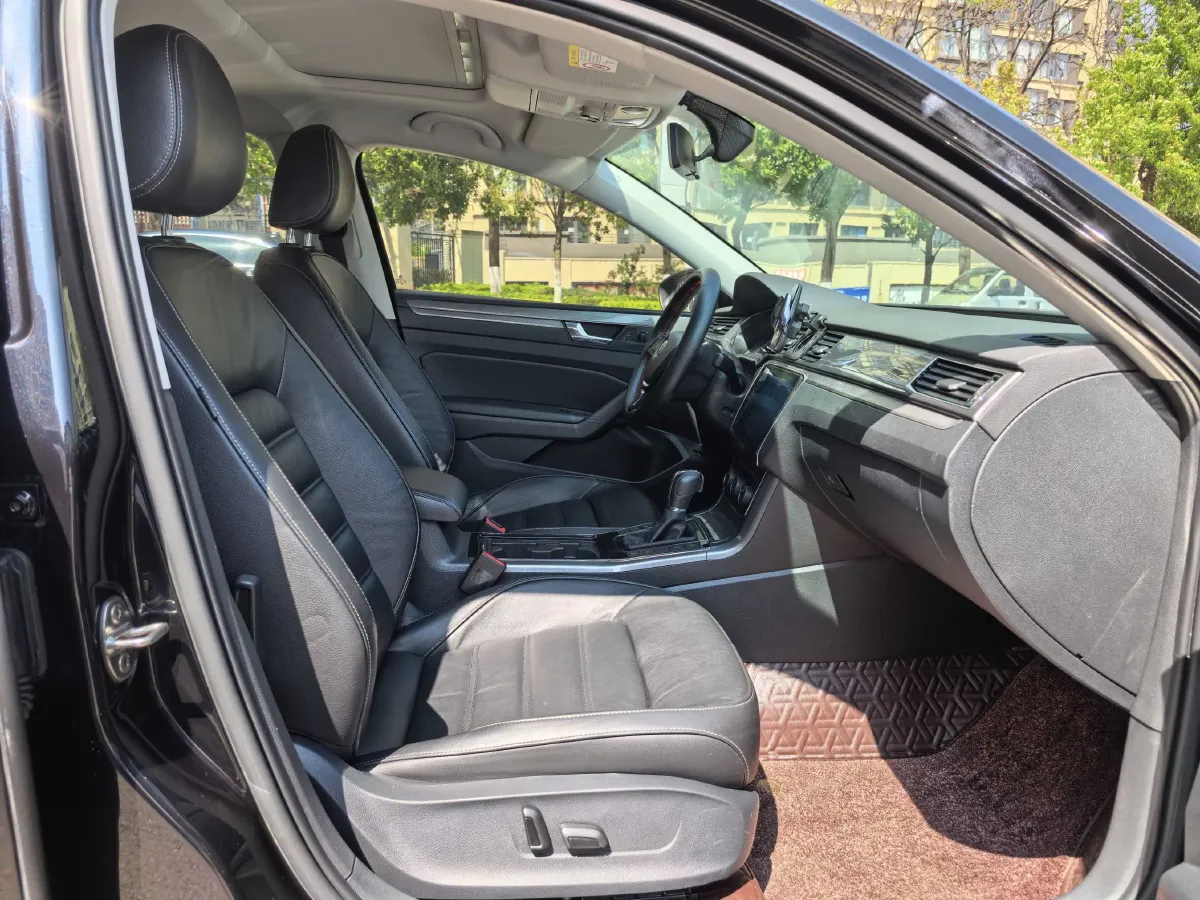 2017 Volkswagen Passat 1.8T 180HP L4 7DCT,autocango,china used car exporter,china ev exporter,chinese used car exporter,chinese used ev exporter