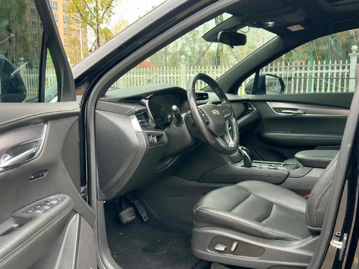 2021 Cadillac XT6 2.0T 237HP L4 9AT,autocango,china used car exporter,china ev exporter,chinese used car exporter,chinese used ev exporter