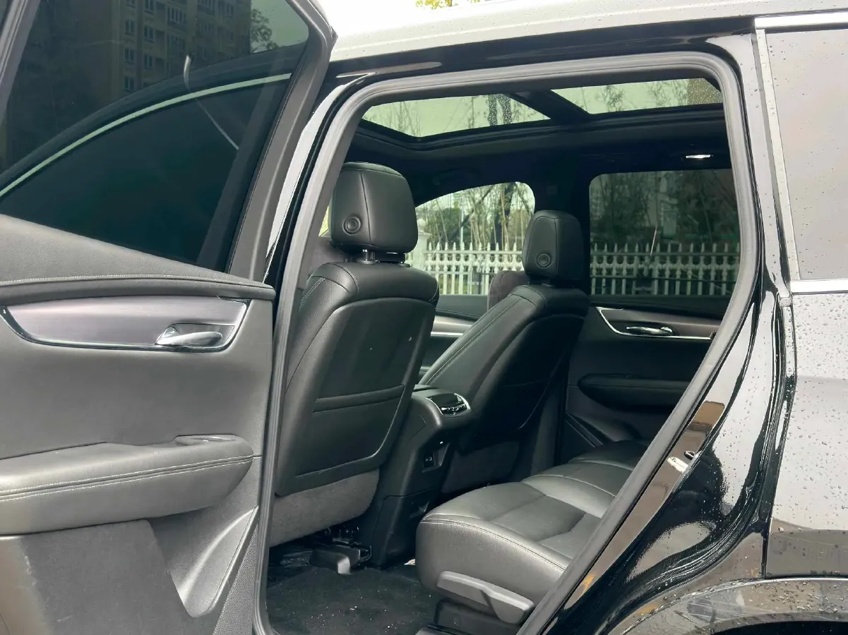 2021 Cadillac XT6 2.0T 237HP L4 9AT,autocango,china used car exporter,china ev exporter,chinese used car exporter,chinese used ev exporter