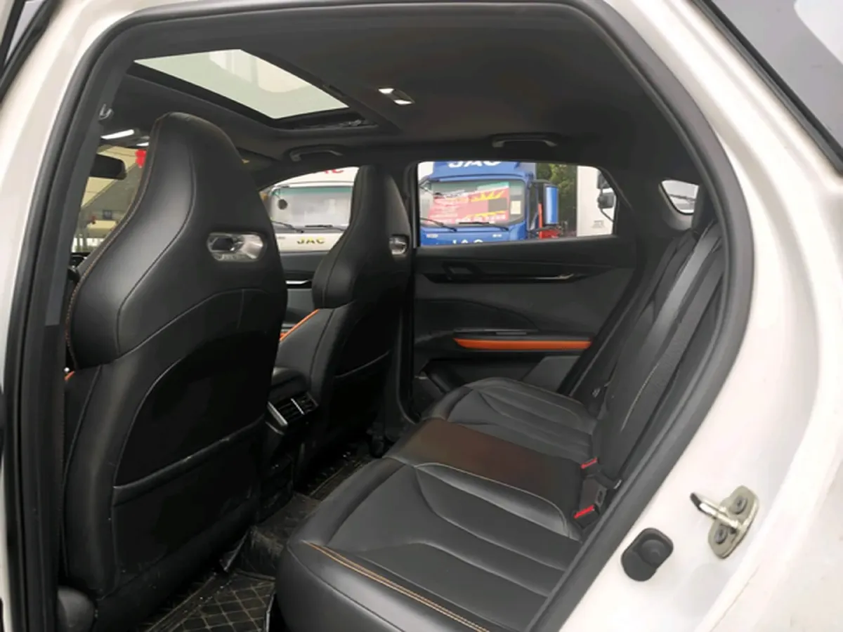 2023 ChangAn UNI-V 1.5T 188HP L4 7DCT,autocango,china used car exporter,china ev exporter,chinese used car exporter,chinese used ev exporter