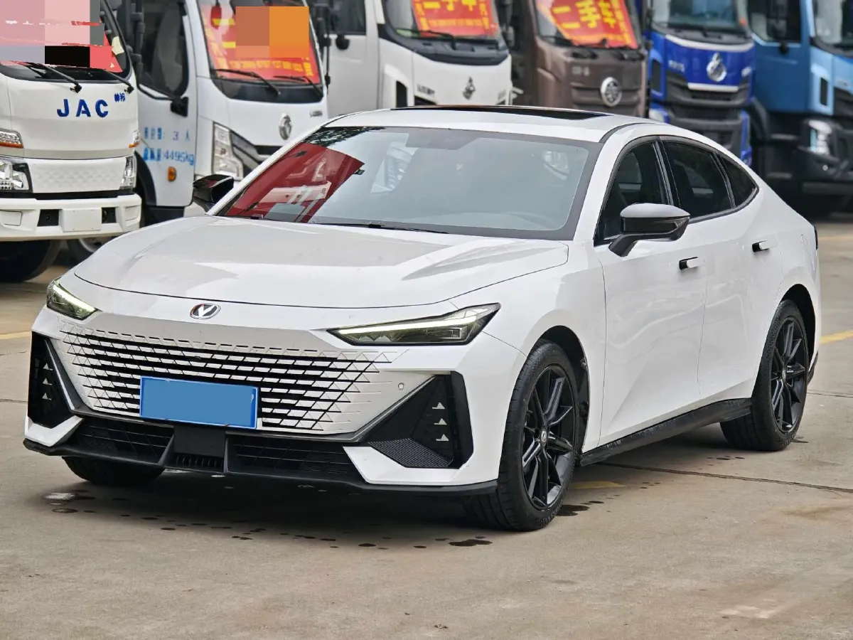 2023 ChangAn UNI-V 1.5T 188HP L4 7DCT,autocango,china used car exporter,china ev exporter,chinese used car exporter,chinese used ev exporter