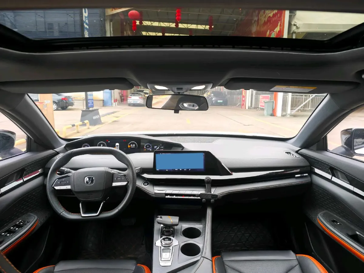 2023 ChangAn UNI-V 1.5T 188HP L4 7DCT,autocango,china used car exporter,china ev exporter,chinese used car exporter,chinese used ev exporter