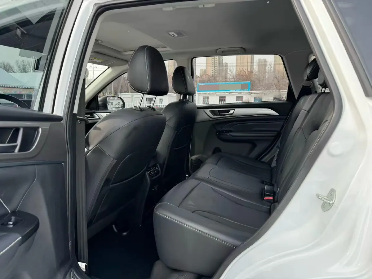 2023 Haval M6 1.5T 150HP L4 7DCT,autocango,china used car exporter,china ev exporter,chinese used car exporter,chinese used ev exporter