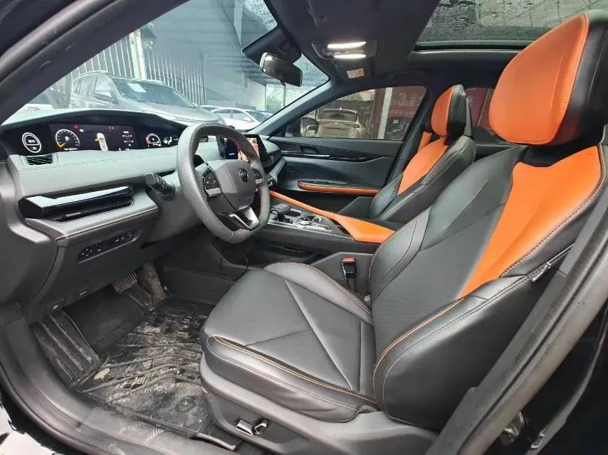 2022 ChangAn UNI-V 1.5T 188HP L4 7DCT,autocango,china used car exporter,china ev exporter,chinese used car exporter,chinese used ev exporter