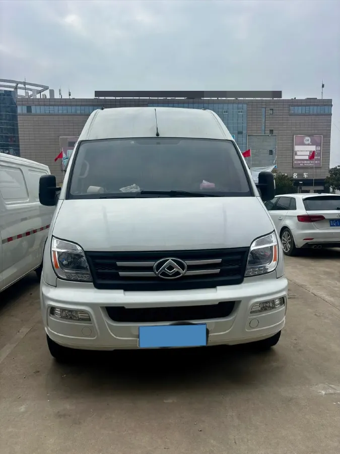 2019 MAXUS XinTu V80 2.0T 139HP L4 6MT,autocango,china used car exporter,china ev exporter,chinese used car exporter,chinese used ev exporter