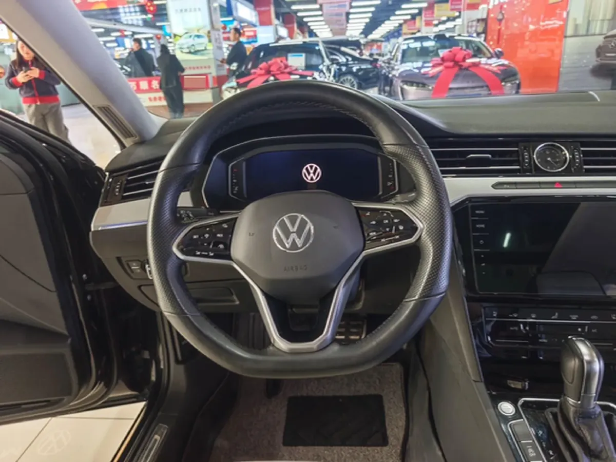 2023 Volkswagen Magotan 2.0T 186HP L4 7DCT,autocango,china used car exporter,china ev exporter,chinese used car exporter,chinese used ev exporter