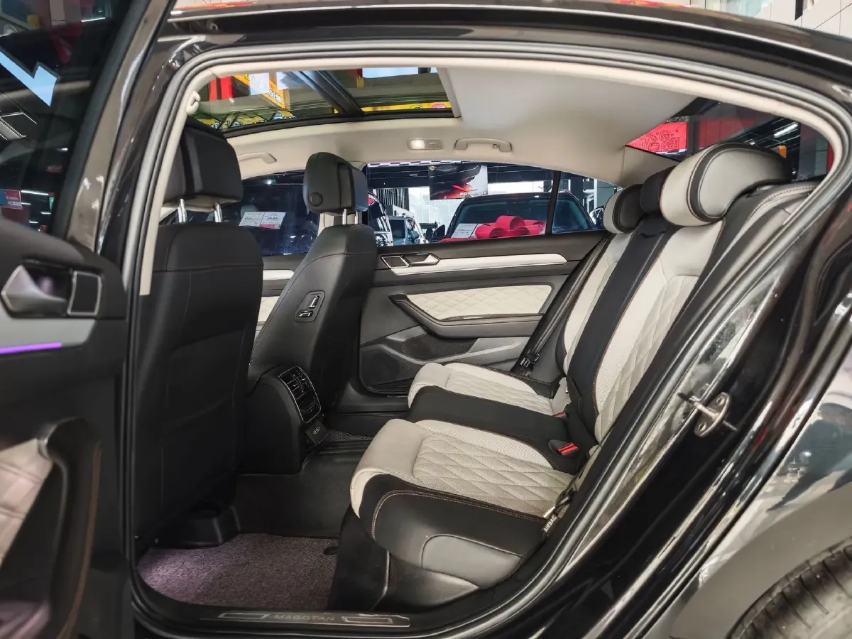 2023 Volkswagen Magotan 2.0T 186HP L4 7DCT,autocango,china used car exporter,china ev exporter,chinese used car exporter,chinese used ev exporter