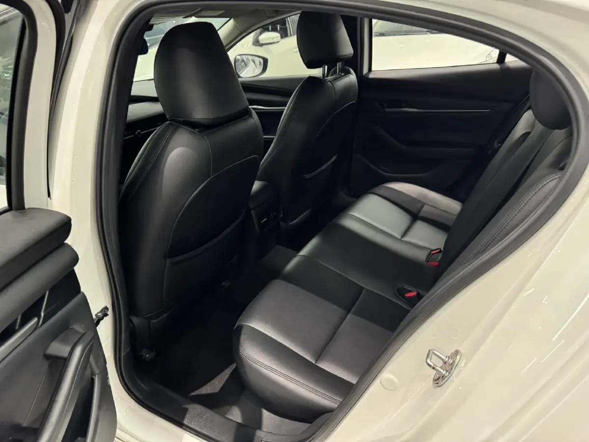 2021 Mazda 3 Axela 1.5L 117HP L4 6AT,autocango,china used car exporter,china ev exporter,chinese used car exporter,chinese used ev exporter