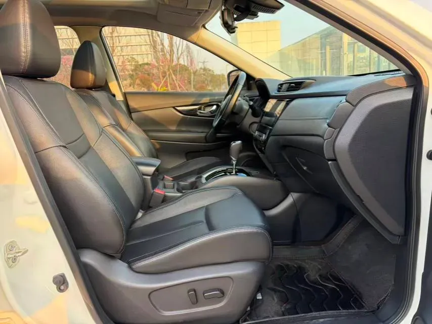 2020 Nissan X-Trail 2.0L 154HP L4 CVT,autocango,china used car exporter,china ev exporter,chinese used car exporter,chinese used ev exporter