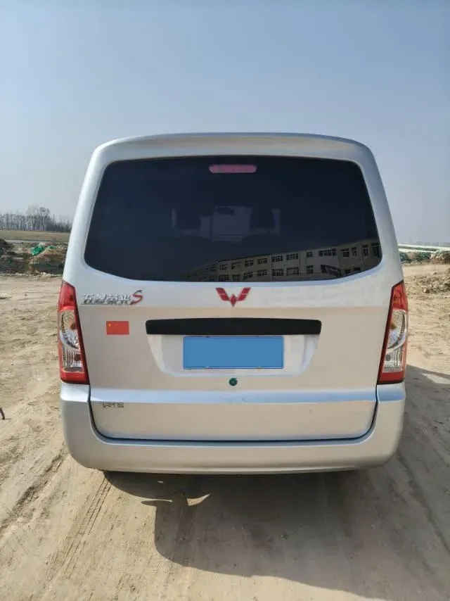 2023 WuLing RongGuang S 1.5L 102HP L4 5MT,autocango,china used car exporter,china ev exporter,chinese used car exporter,chinese used ev exporter