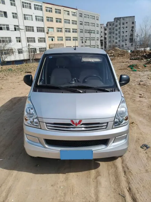 2023 WuLing RongGuang S 1.5L 102HP L4 5MT,autocango,china used car exporter,china ev exporter,chinese used car exporter,chinese used ev exporter
