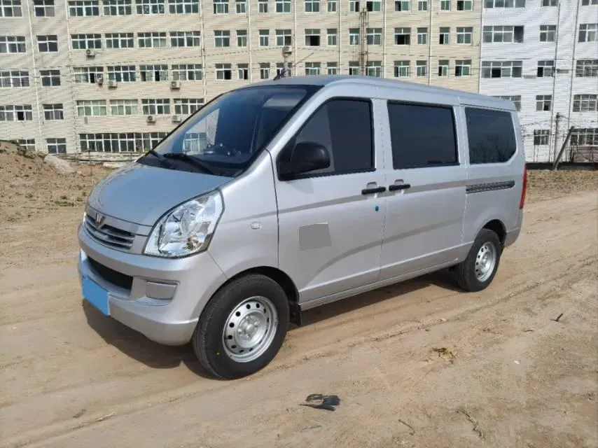 2023 WuLing RongGuang S 1.5L 102HP L4 5MT,autocango,china used car exporter,china ev exporter,chinese used car exporter,chinese used ev exporter