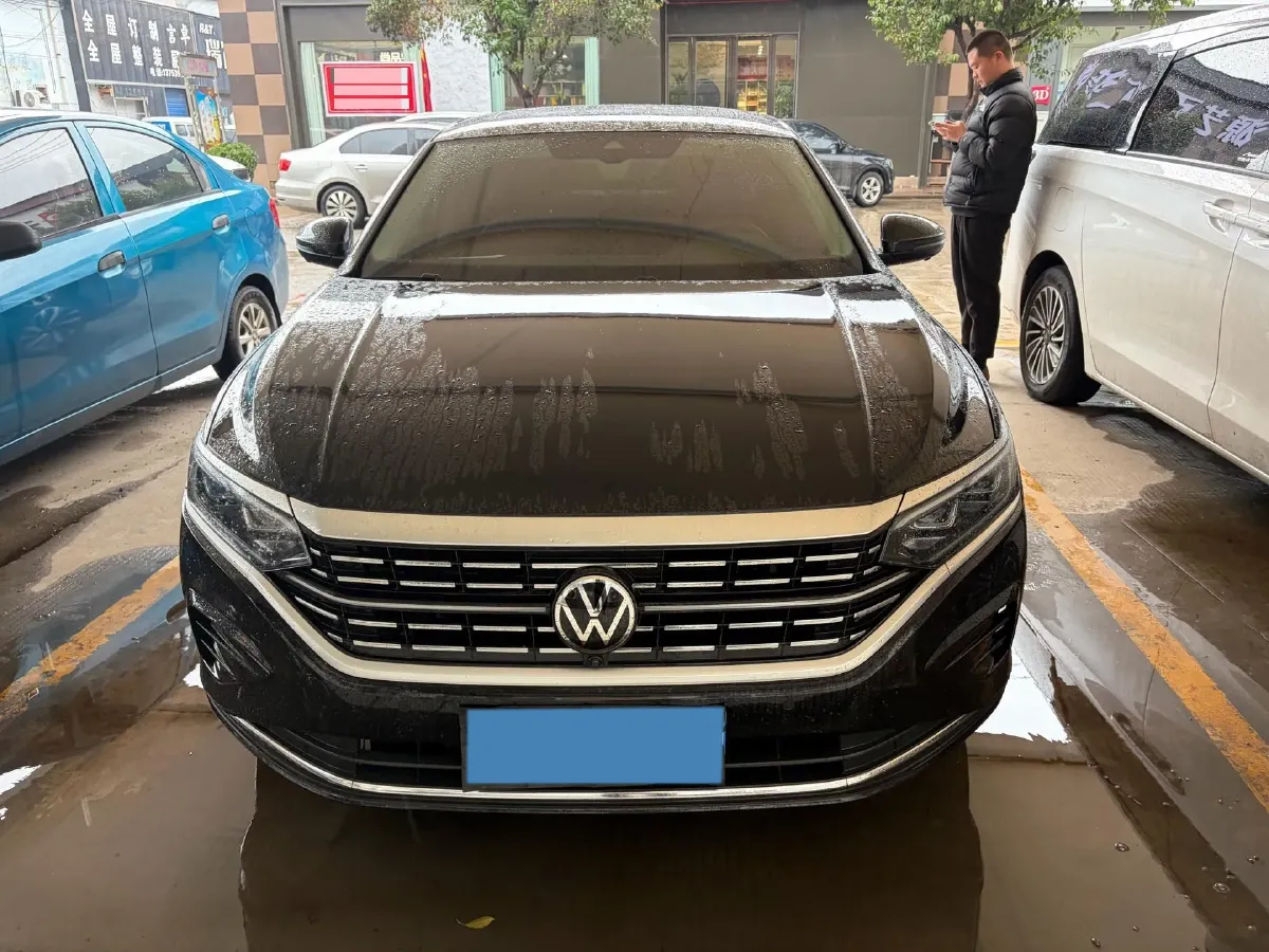 2024 Volkswagen Passat 2.0T 220HP L4 7DCT,autocango,china used car exporter,china ev exporter,chinese used car exporter,chinese used ev exporter