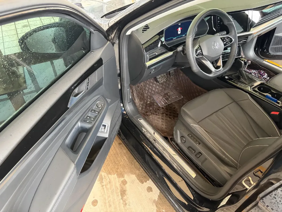 2024 Volkswagen Passat 2.0T 220HP L4 7DCT,autocango,china used car exporter,china ev exporter,chinese used car exporter,chinese used ev exporter