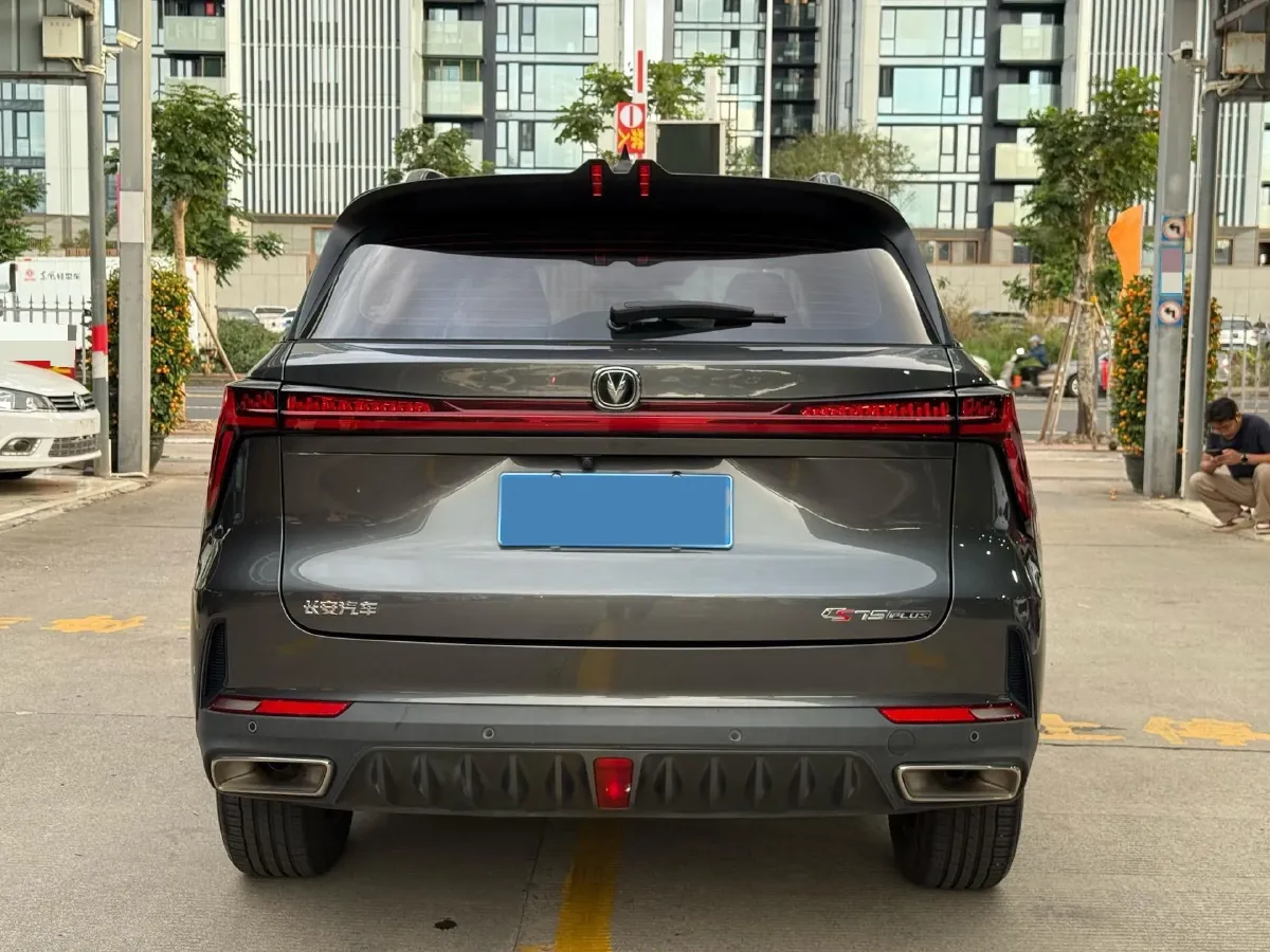 2022 ChangAn CS75 Plus 1.5T 188HP L4 8AT,autocango,china used car exporter,china ev exporter,chinese used car exporter,chinese used ev exporter