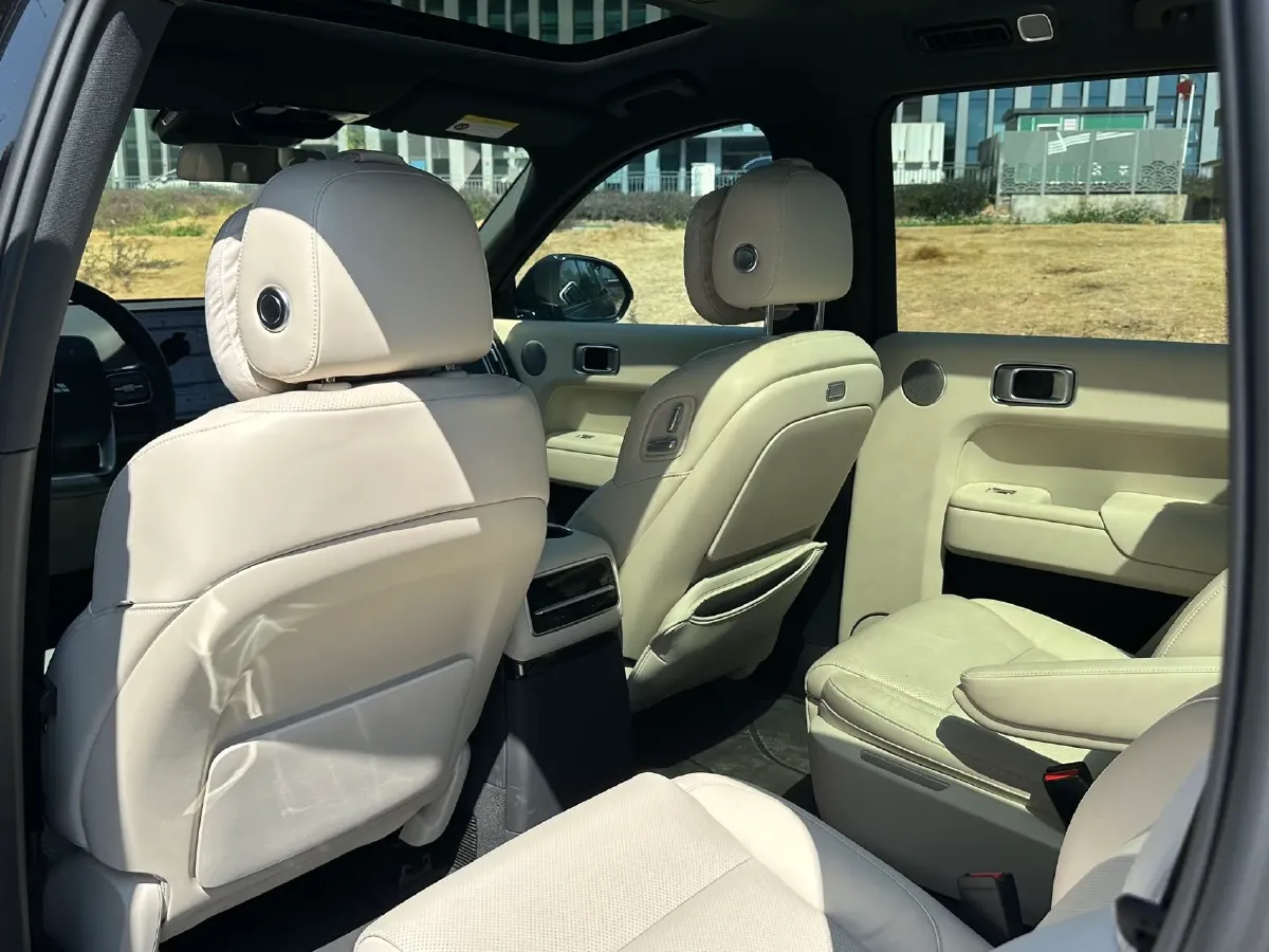 2022 Li L9 Range Extended 154HP REEV 42.6KWH,autocango,china used car exporter,china ev exporter,chinese used car exporter,chinese used ev exporter