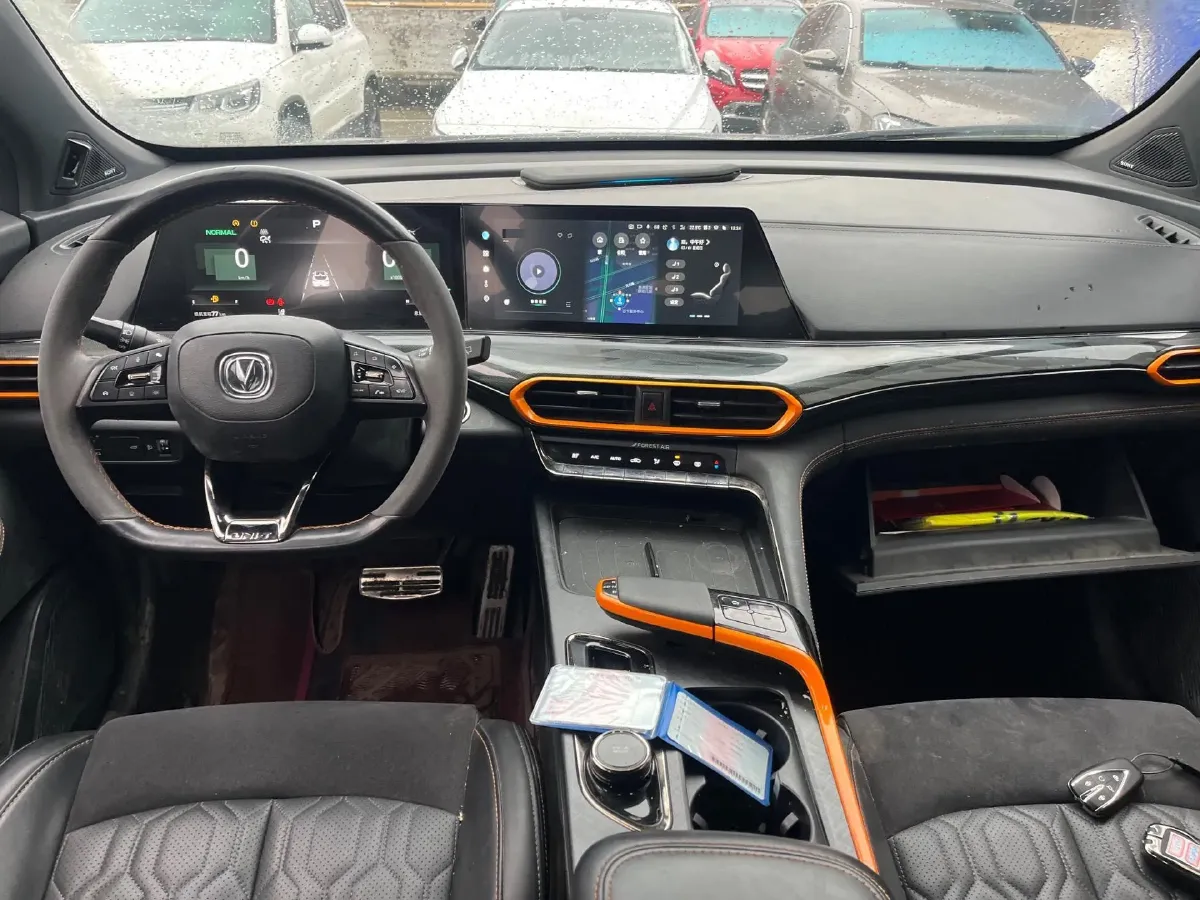 2021 ChangAn UNI-T 1.5T 180HP L4 7DCT,autocango,china used car exporter,china ev exporter,chinese used car exporter,chinese used ev exporter