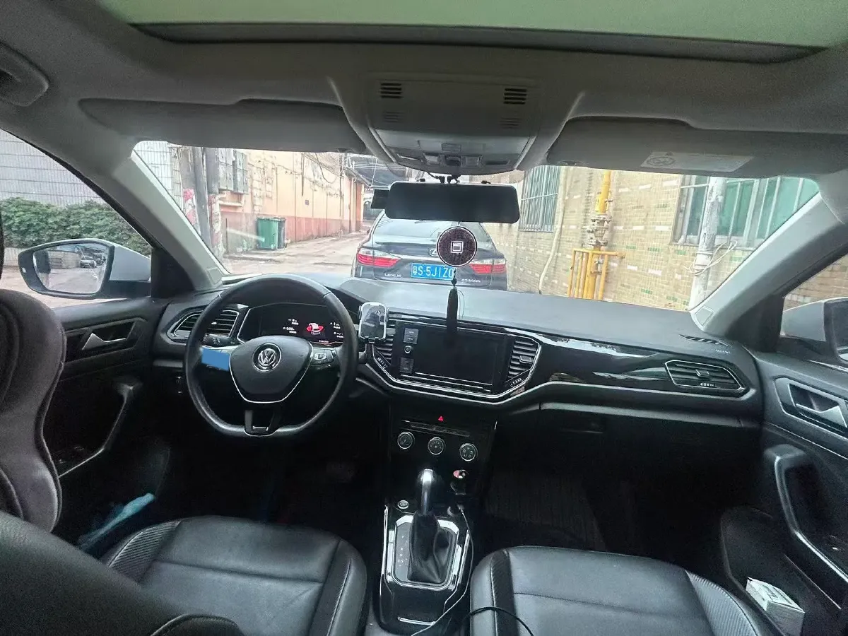2020 Volkswagen T-Roc 1.4T 150HP L4 7DCT,autocango,china used car exporter,china ev exporter,chinese used car exporter,chinese used ev exporter
