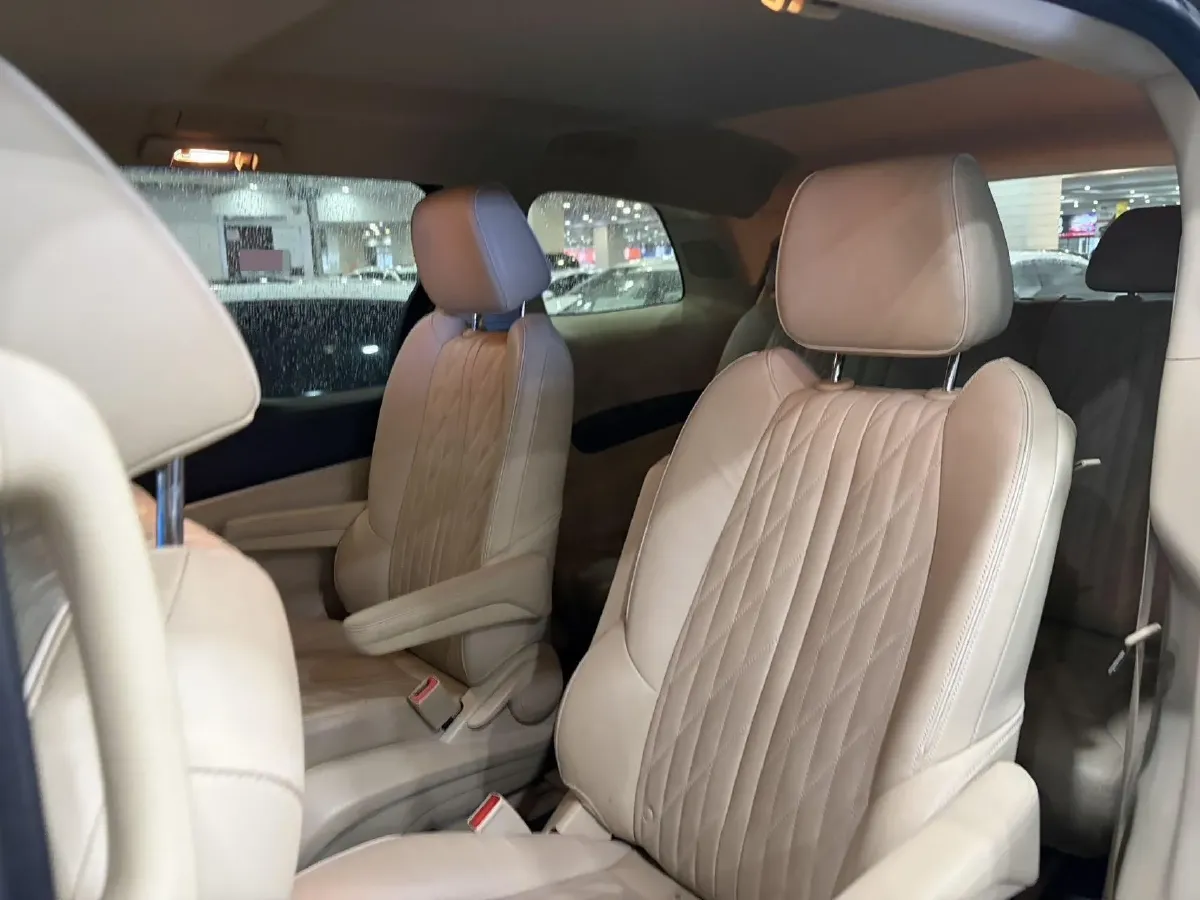 2023 Buick GL8 2.0T 237HP L4 9AT,autocango,china used car exporter,china ev exporter,chinese used car exporter,chinese used ev exporter