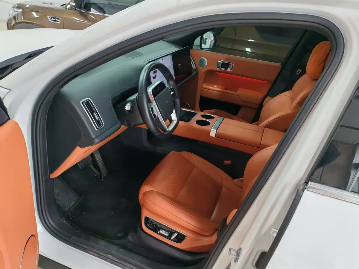 2024 Li L8 Range Extended 154HP REEV 52.3KWH,autocango,china used car exporter,china ev exporter,chinese used car exporter,chinese used ev exporter