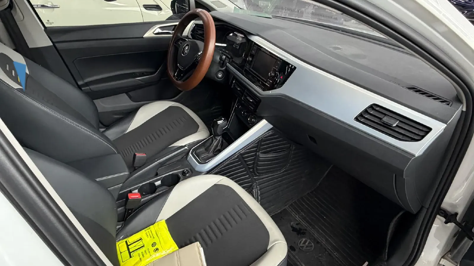 2019 Volkswagen Polo 1.5L 113HP L4 6AT,autocango,china used car exporter,china ev exporter,chinese used car exporter,chinese used ev exporter